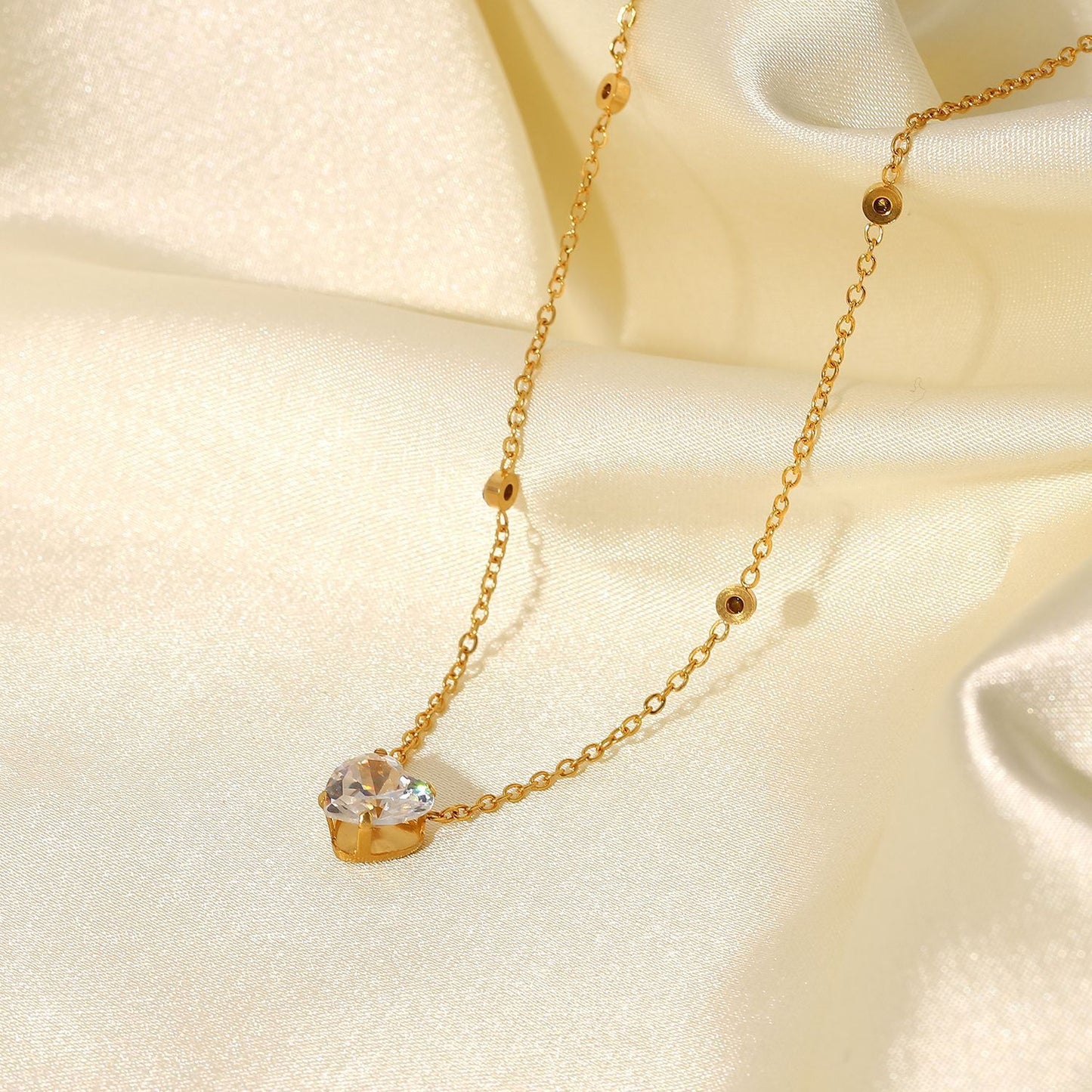 18K Gold Plated Stainless Steel Necklace with White Heart-Shaped Zircon Pendant for Women